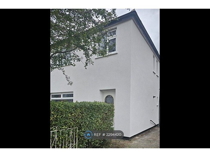 3 Bedroom End Of Terrace House To Rent In Golborne Avenue, Manchester, M20