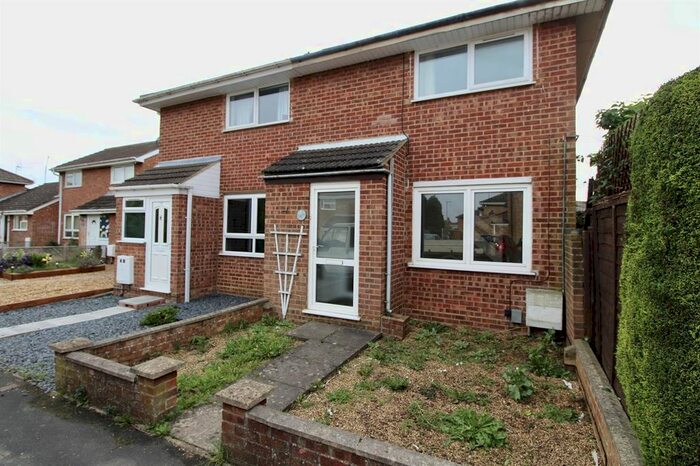 2 Bedroom End Of Terrace House To Rent In Owl End Walk, Yaxley, Peterborough, PE7
