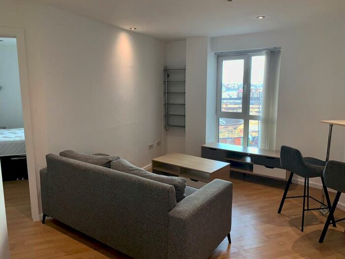 2 Bedroom Apartment To Rent In Hive, Masshouse Plaza, Birmingham, B5