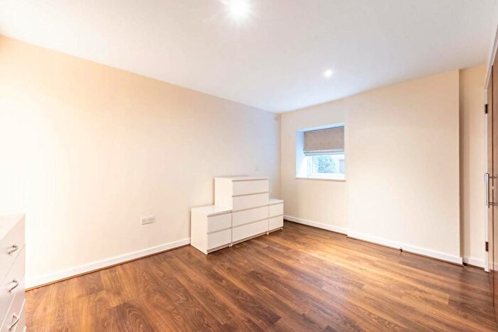 2 Bedroom Flat To Rent In Unwin Way, Stanmore, HA7