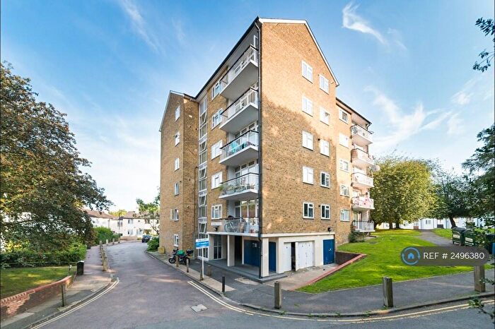 2 Bedroom Flat To Rent In Eliot Bank, London, SE23