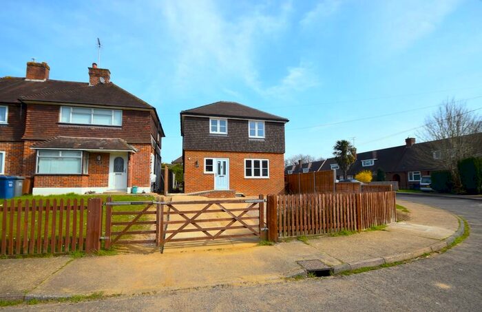 2 Bedroom Detached House To Rent In The Horseshoe, Godalming, GU7