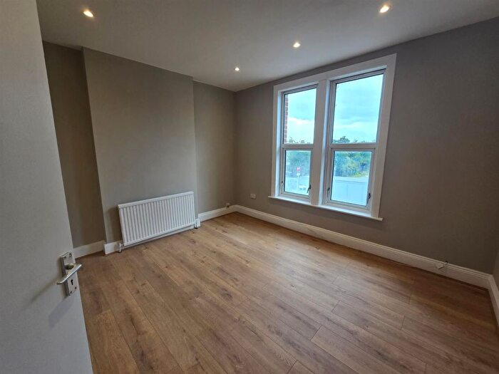 1 Bedroom Flat To Rent In Lonsdale Road, South Norwood, London, SE25