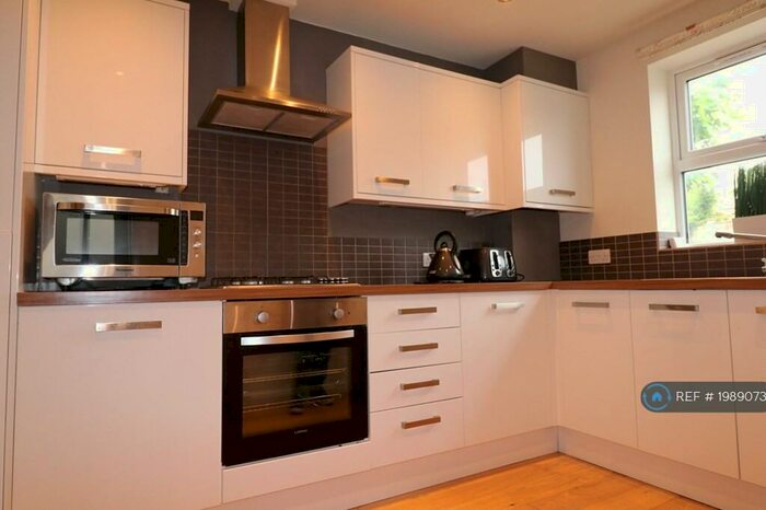 4 Bedroom Semi-Detached House To Rent In The Hollow, Bath, BA2