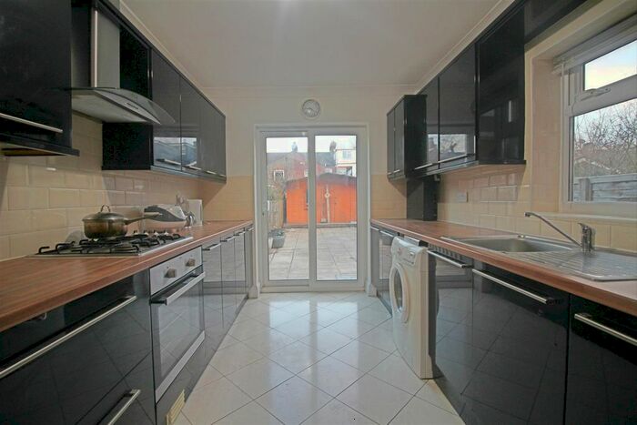 4 Bedroom Property To Rent In Marten Road, London, E17