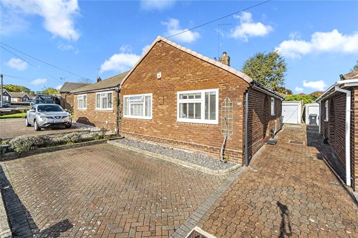 2 Bedroom Bungalow For Sale In Knaphill, Woking, Surrey, GU21
