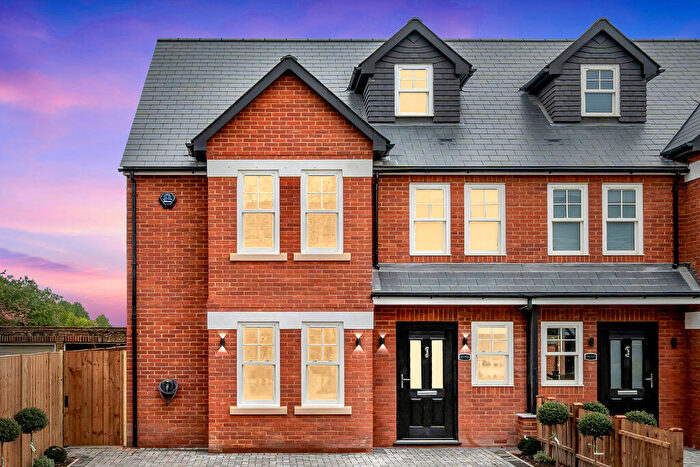 4 Bedroom Semi Detached House For Sale In Queens Road, Hersham, KT12