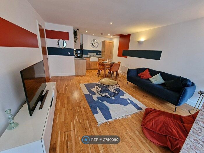 2 Bedroom Flat To Rent In Advent House, Manchester, M4