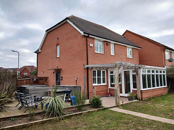 4 Bedroom Detached House For Sale In Lancaster Drive, Thrapston, Kettering, NN14