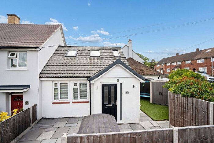 2 Bedroom Terraced Bungalow For Sale In Barnhurst Path, South Oxhey, WD19