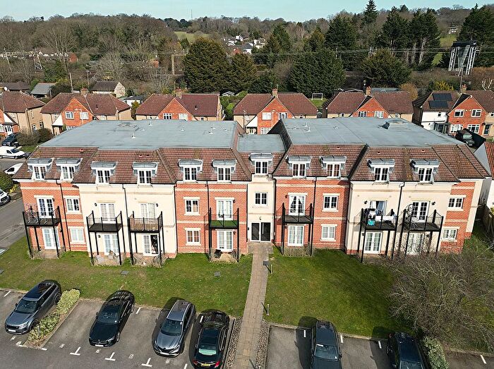 2 Bedroom Flat To Rent In Navarre Court, Primrose Hill, Kings Langley, Hertfordshire, WD4