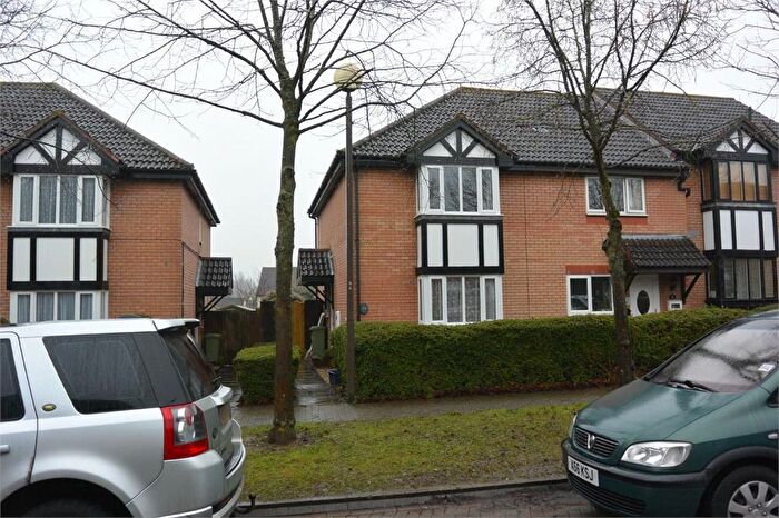 3 Bedroom Semi-Detached House To Rent In Lynmouth Crescent, Furzton, Milton Keynes, MK4