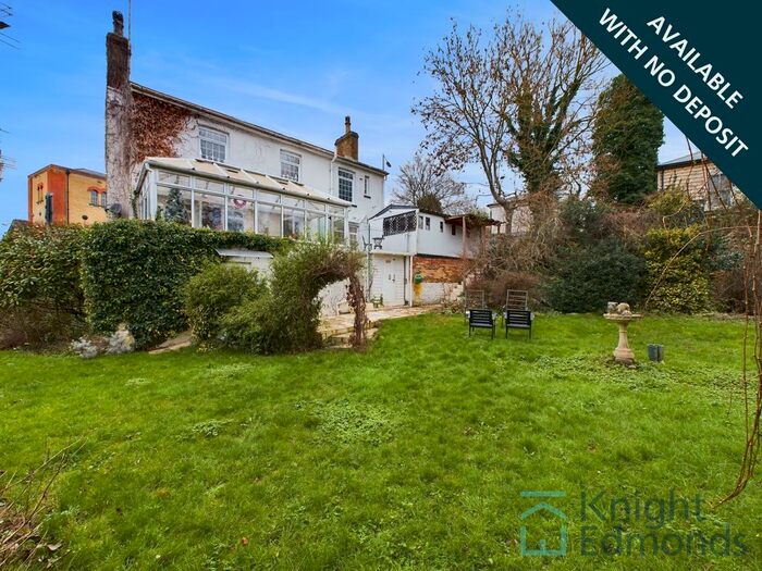 4 Bedroom Detached House To Rent In Farleigh Bridge, East Farleigh, ME16