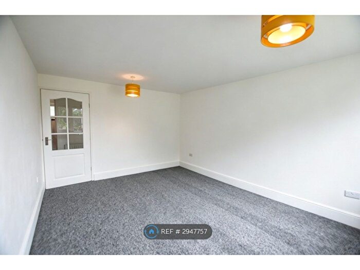 2 Bedroom Flat To Rent In East Kilbride, Glasgow, G74