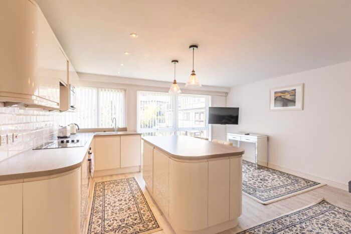 1 Bedroom Flat To Rent In L Comiston Drive, Edinburgh, EH10
