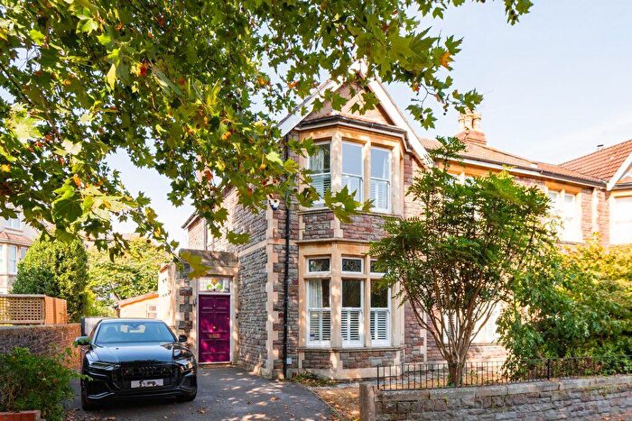 4 Bedroom Semi Detached House For Sale In The Quadrant | Redland, BS6
