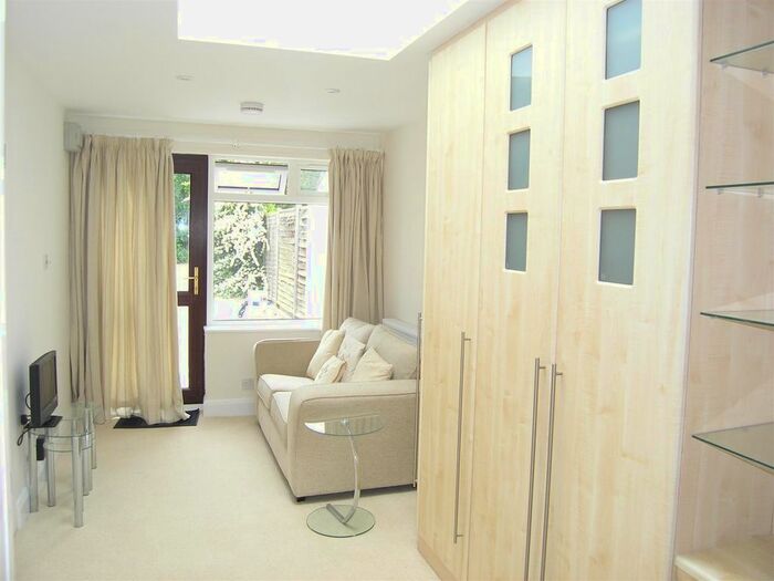 Studio To Rent In Ockham Road North, West Horsley, Leatherhead, KT24