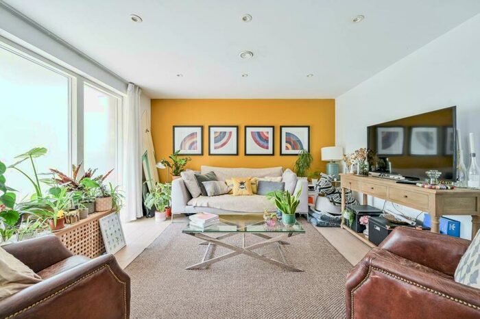 3 Bedroom Flat To Rent In New North Road, , Hackney, London, N1