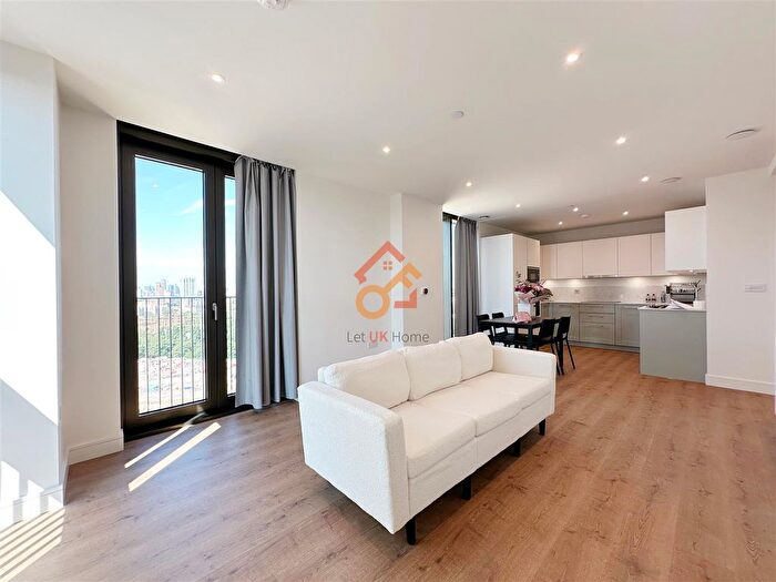 2 Bedroom Flat To Rent In Menara Point, Affinity View, London, E15