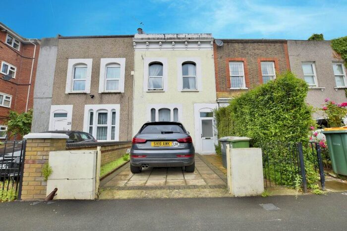 5 Bedroom Terraced House To Rent In Gurney Road, Stratford, E15