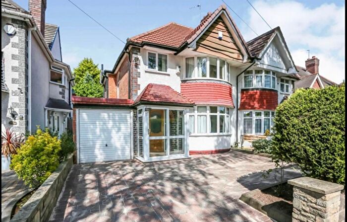 3 Bedroom Property To Rent In Lulworth Road, Hall Green, Solihull, B28