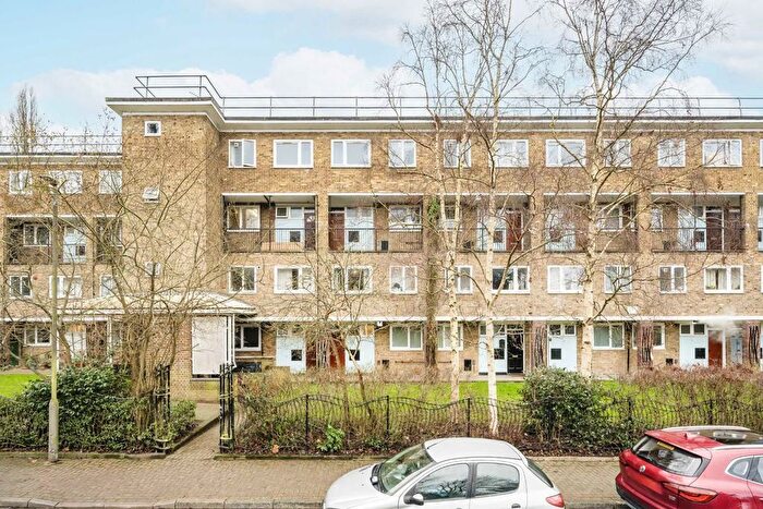 3 Bedroom Flat To Rent In Cortis Road, London, SW15