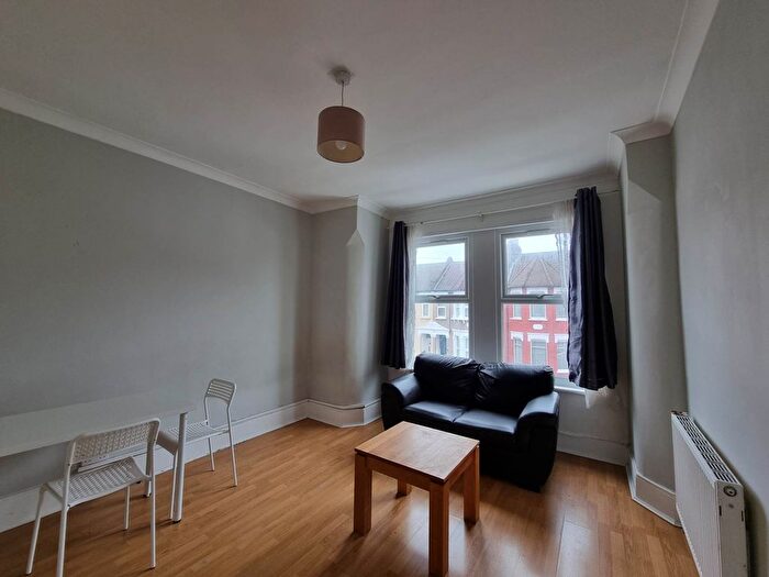 2 Bedroom Flat To Rent In Boundary Road, Wood Green, N22