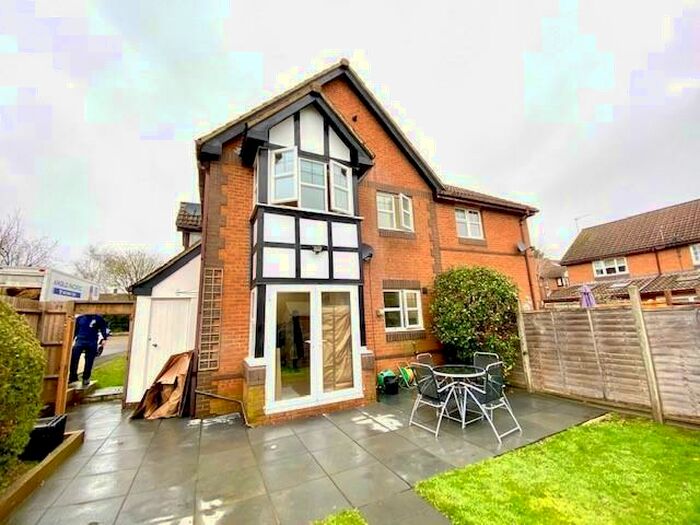 1 Bedroom Cluster House To Rent In Napier Close, London Colney, St. Albans, AL2