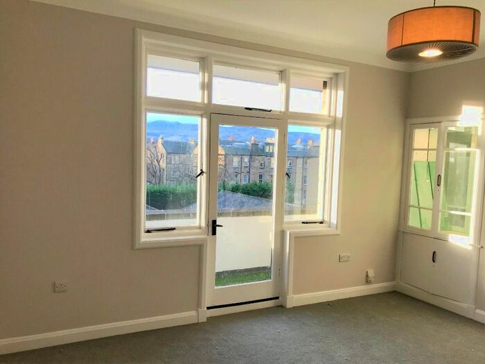 2 Bedroom Flat To Rent In Falcon Road West, Morningside, Edinburgh EH10