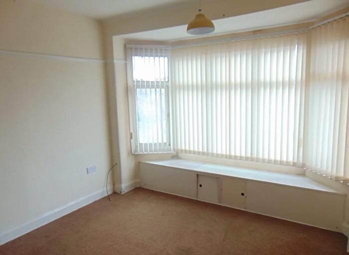3 Bedroom Semi-Detached House For Sale In Dialstone Lane, Stockport, SK2