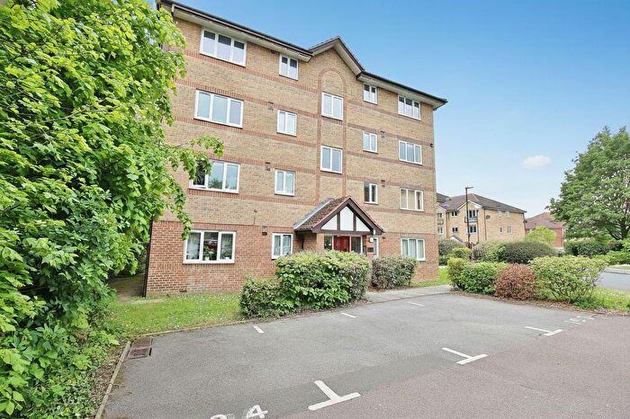 1 Bedroom Flat To Rent In Varsity Drive, Twickenham, TW1