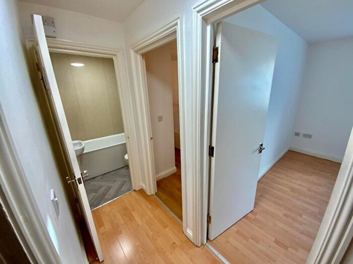 1 Bedroom Flat To Rent In Stokes Croft, Bristol, BS1