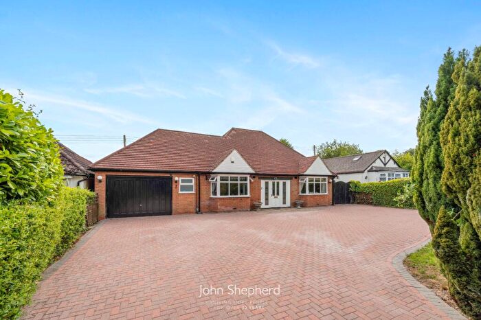 3 Bedroom Bungalow For Sale In Grimpits Lane, Birmingham, Worcestershire, B38