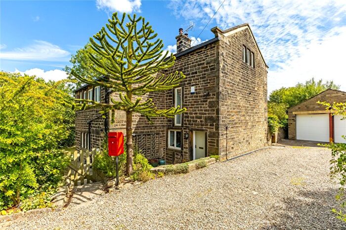 4 Bedroom Detached House For Sale In Heys Road, Holmfirth, HD9