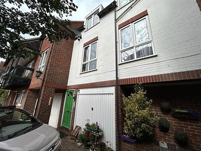 2 Bedroom House To Rent In Temple Mews, Canterbury, CT1