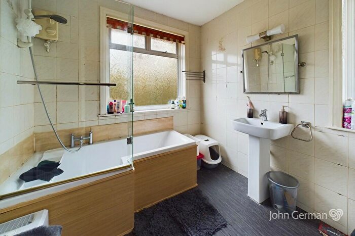 3 Bedroom Semi-Detached House For Sale In West Leake Road, East Leake, LE12