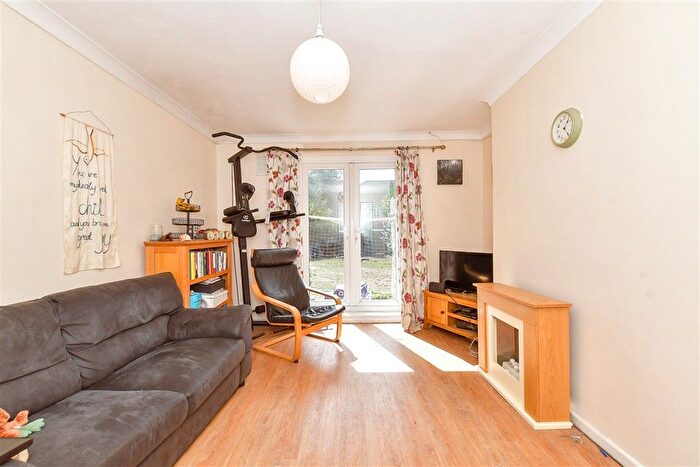 4 Bedroom Semi-detached House For Sale In Hay Road, Chichester, West Sussex, PO19