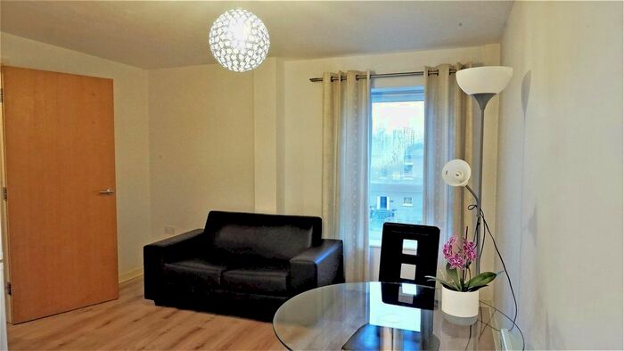 1 Bedroom Flat To Rent In Stone Street, Bradford, BD1