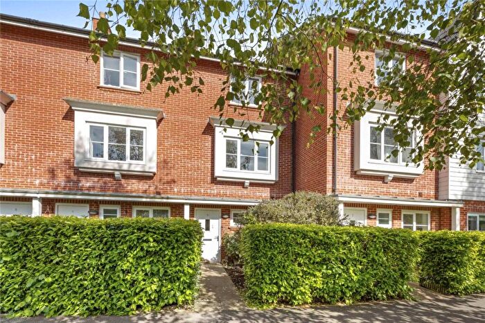 4 Bedroom Terraced House For Sale In Thistle Walk, High Wycombe, Buckinghamshire, HP11