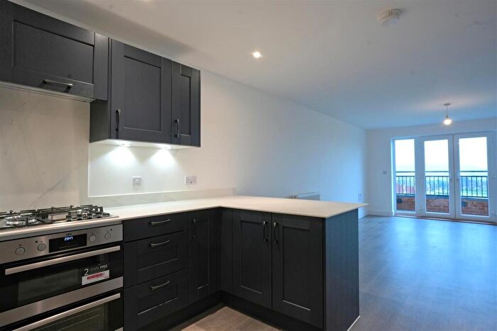 2 Bedroom Flat For Sale In Newlands Place, Seaford, BN25