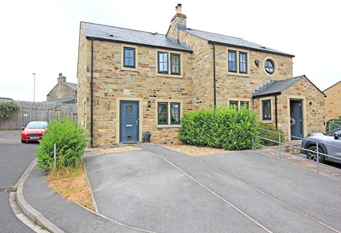 3 Bedroom Semi-Detached House For Sale In Haw Croft, Cononley, BD20