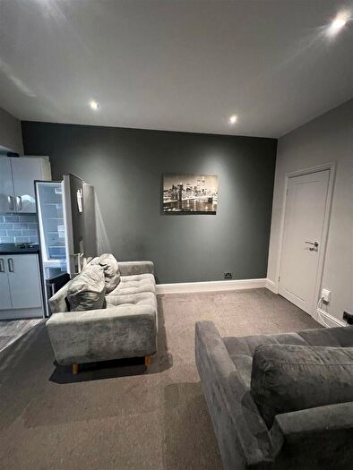 3 Bedroom Terraced House To Rent In Howard Road, Sheffield, S6