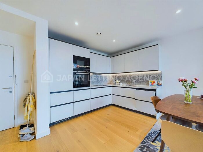 2 Bedroom Flat To Rent In Bathgate Place, London, W13