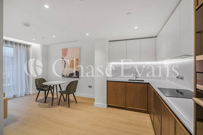 1 Bedroom Flat To Rent In Paragon Square, Clerkenwell, London, WC1X