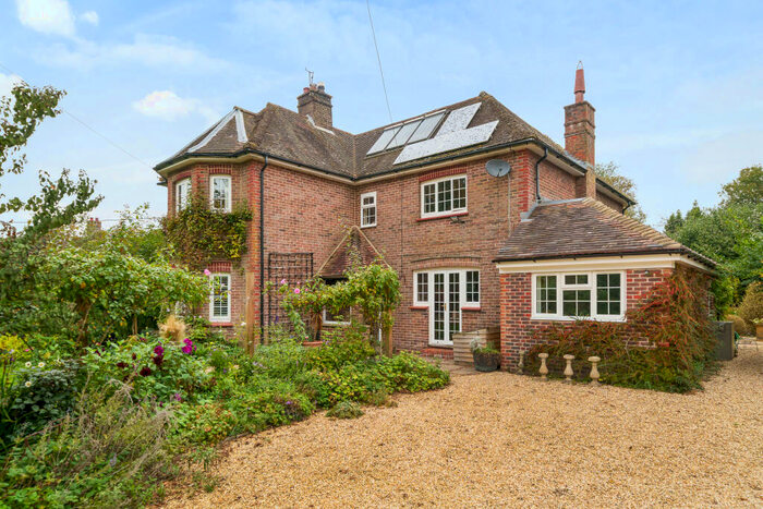 5 Bedroom Detached House For Sale In Sarum Road, Winchester, SO22