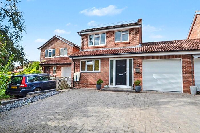 4 Bedroom Link Detached House For Sale In South Wonston, SO21