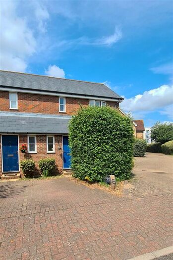 2 Bedroom Semi-Detached House To Rent In Partridge Drive, St. Marys Island, Chatham, ME4