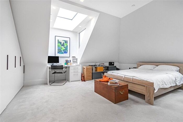 1 Bedroom Apartment For Sale In Kidderpore Avenue, London, NW3