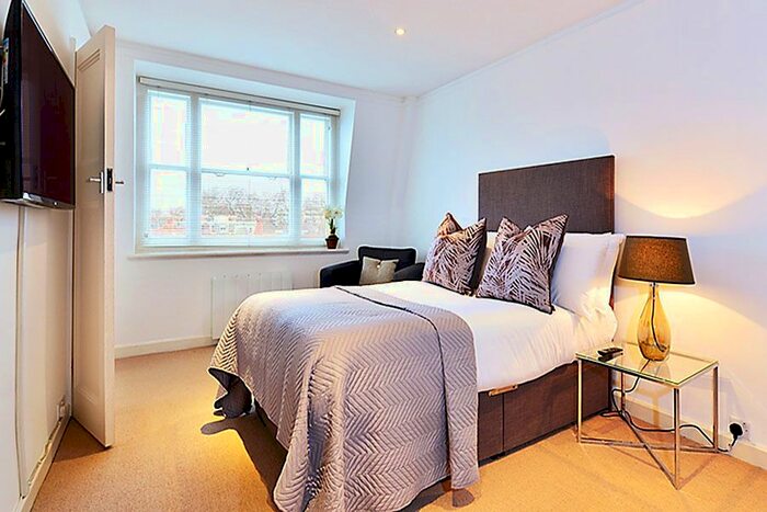 Studio To Rent In Waverton Street, Mayfair, London, W1J