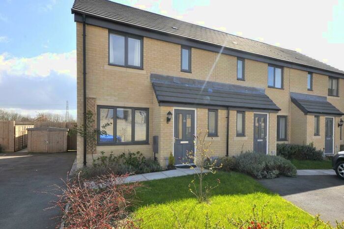 3 Bedroom End Of Terrace House For Sale In Blackberry Road, Frome, Somerset, BA11